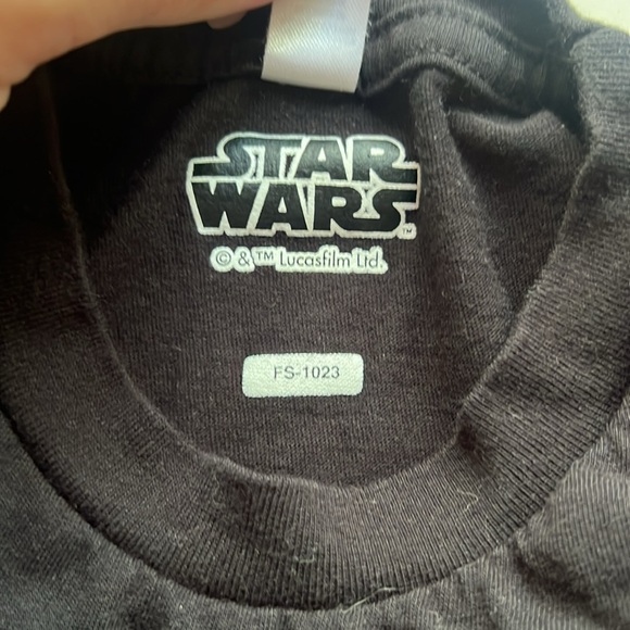 Disney Star Wars The Mandalorian Helmet Box T-shirt - Picture 3 of 4